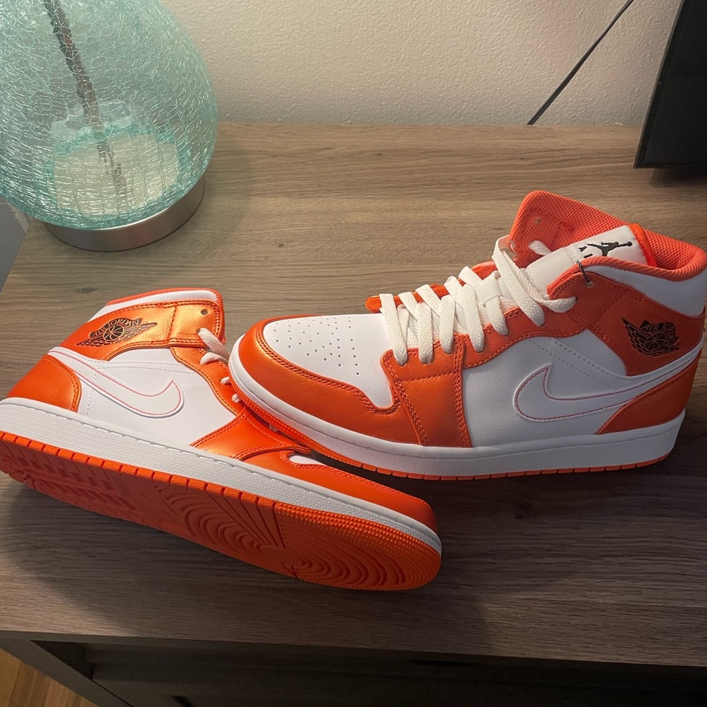 ‼️(SOLD)‼️Air Jordon Mid Top